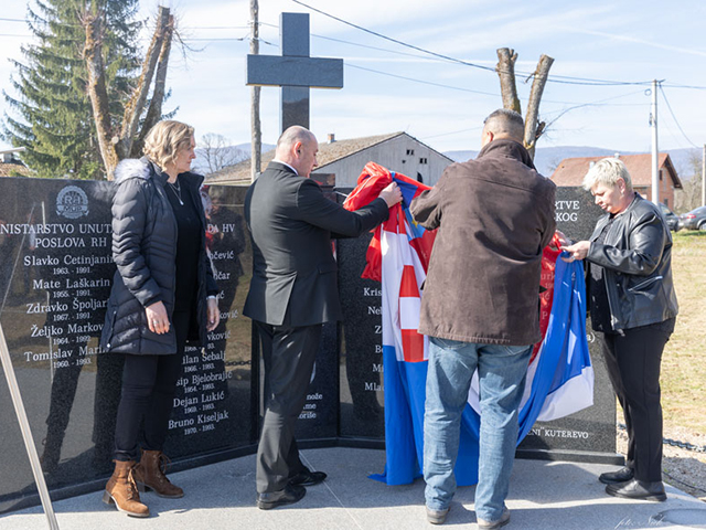 Otkrivanje spomenika u Brlogu                                                                                                                                                                                                                             