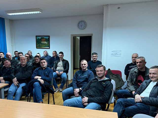 Dio sudionika večerašnje sjednice HDZ-a u Gospiću                                                                                                                                                                                                         