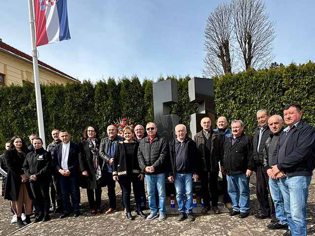 POčast perušićkim poginulim braniteljima                                                                                                                                                                                                                  