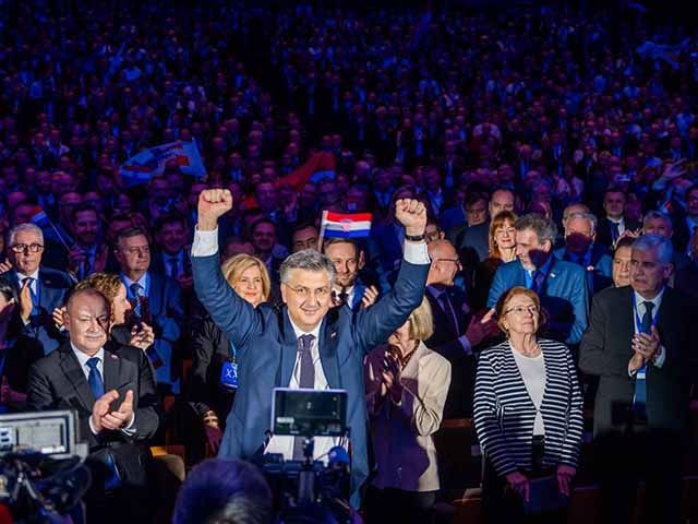 PLenković pozdravlje izaslanike HDZ-a iz cijele Hrvatske                                                                                                                                                                                                  