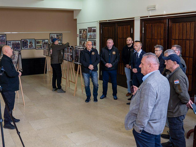 Otvaranje izložbe ratne dokumentarne fotografije o Albancima hrvatskim braniteljima                                                                                                                                                                       