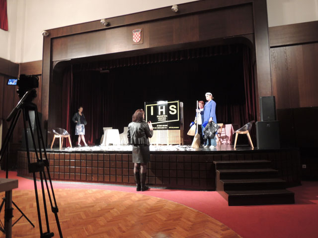 Posljednje upute redateljice prije snimanja predstave/Snimio Marko ČULJAT                                                                                                                                                                                 