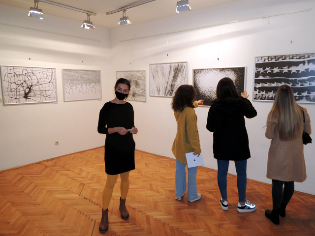 Autorica ovogodišnjeg Likanala u gospićkom muzeju/Snimio Marko Čuljat                                                                                                                                                                                     