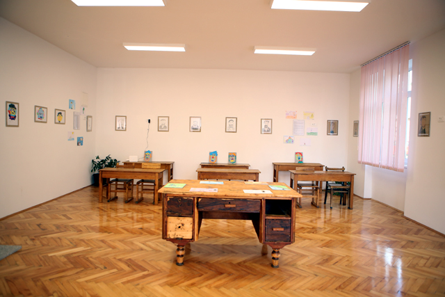 Obnovljeni razred sa starim namještajem/Snimila Nita Bunčić                                                                                                                                                                                               