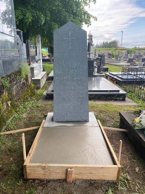 Kasumovićev spomenik je dobio novu betonsku ploču                                                                                                                                                                                                         