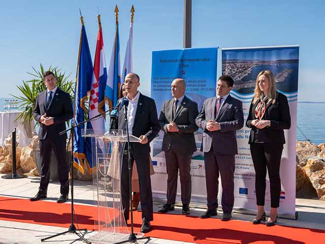 Goste i uzvanike danas je pozdravio ličko-senjski župan Ernest Petry                                                                                                                                                                                      