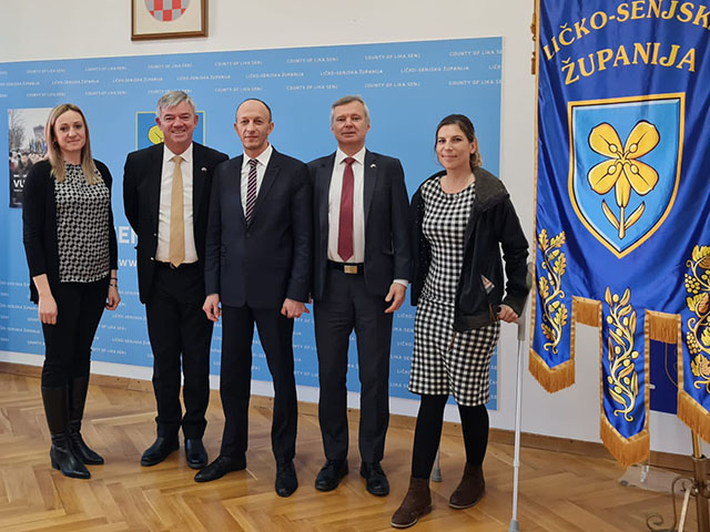 Sudionici današnjeg susreta s češkim veleposlanikom u Gospiću                                                                                                                                                                                             