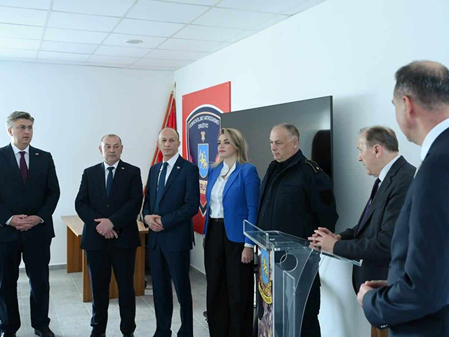 Dobrodošlica premijeru Plenkoviću u Perušiću                                                                                                                                                                                                              