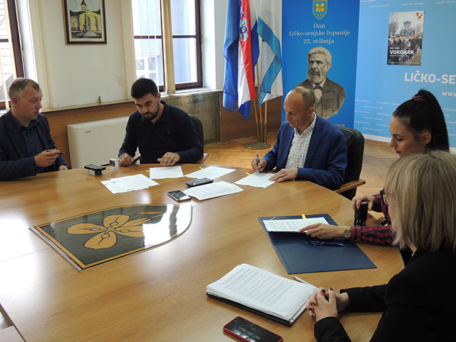 POtpisivanje ugovora o uređenju županijskog podruma/Snimio MArko Čuljat                                                                                                                                                                                   