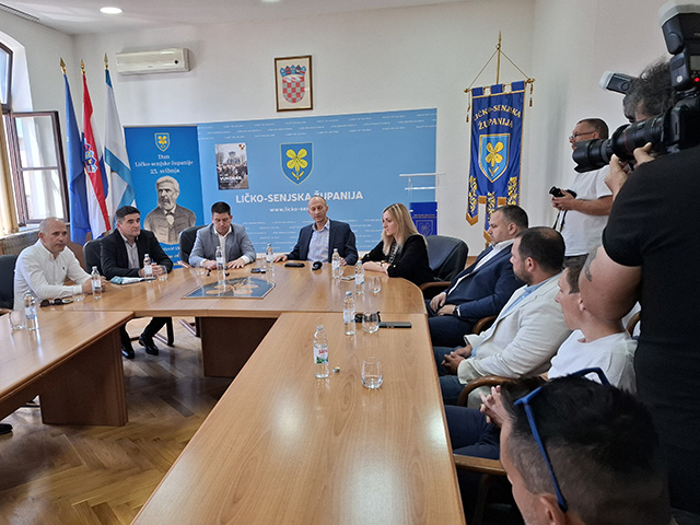 Ministar Butković na razgovoru u Županiji/Snimio Marko Čuljat                                                                                                                                                                                             