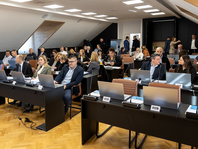 Škupštinari prije početka zasjedanja                                                                                                                                                                                                                      