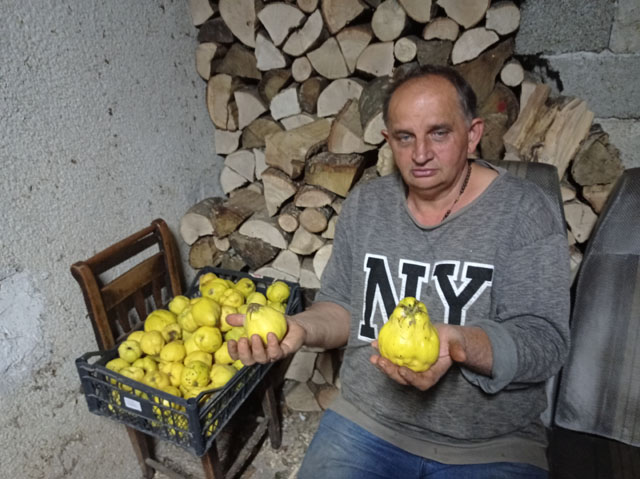 Darko ponosno pokazuje svoje dunje                                                                                                                                                                                                                        