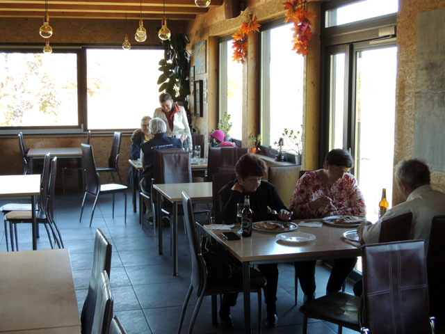 Podnevni gosti u Cvitušu dolaze na ručak... / snimio Marko Čuljat                                                                                                                                                                                         