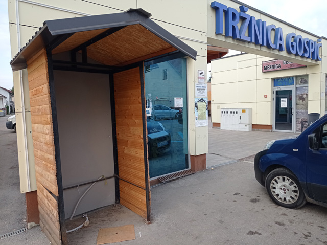 Gazda je odnija i kućicu mlikomlata                                                                                                                                                                                                                       