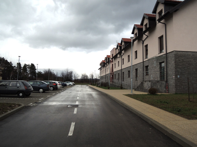 Jutros je veći dio parkirališta bio zeuzet ispred Ratvojnog centra                                                                                                                                                                                        