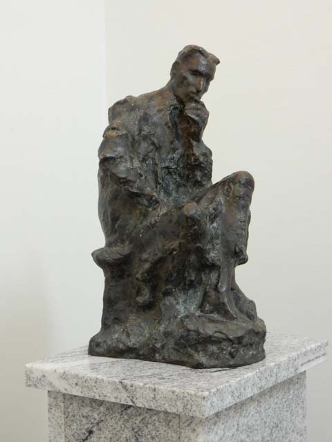 Nikola Tesla, skulptura kipara Krune Bošnjaka koji se nalazi već nekoliko godina u Staroj Gimnaziji u Gospiću/Snimio Marko Čuljat                                                                                                                         