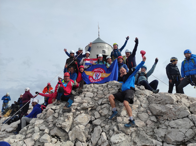 Lički planinari na Triglavu                                                                                                                                                                                                                               