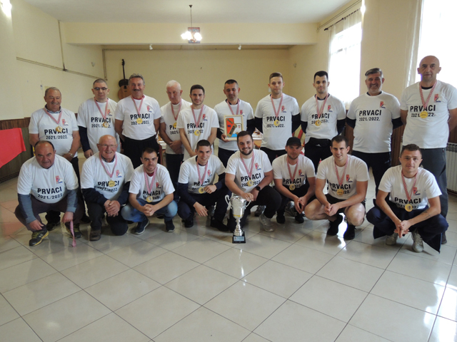 Ponosni nogometaši iz Žabice/Snimio Marko Čuljat                                                                                                                                                                                                          